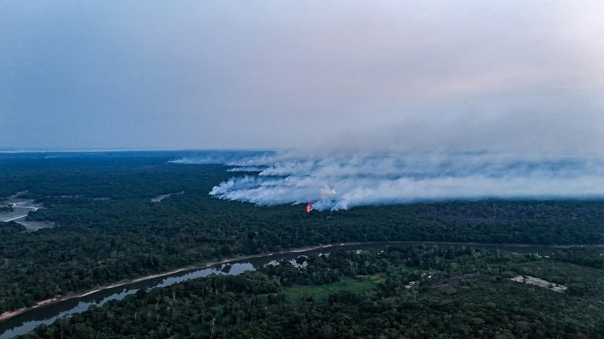 incendio de grandes proporcoes na regiao do rio urubu na zona rural de itacoatiara interior do amazonas foto liam cavalcante rede amazonica 1