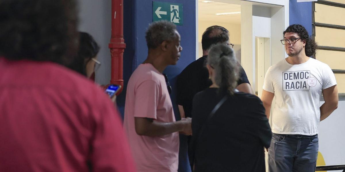 Filas em São Paulo: 14% das seções eleitorais seguiram votando após as 18h 1 int5037 0 1