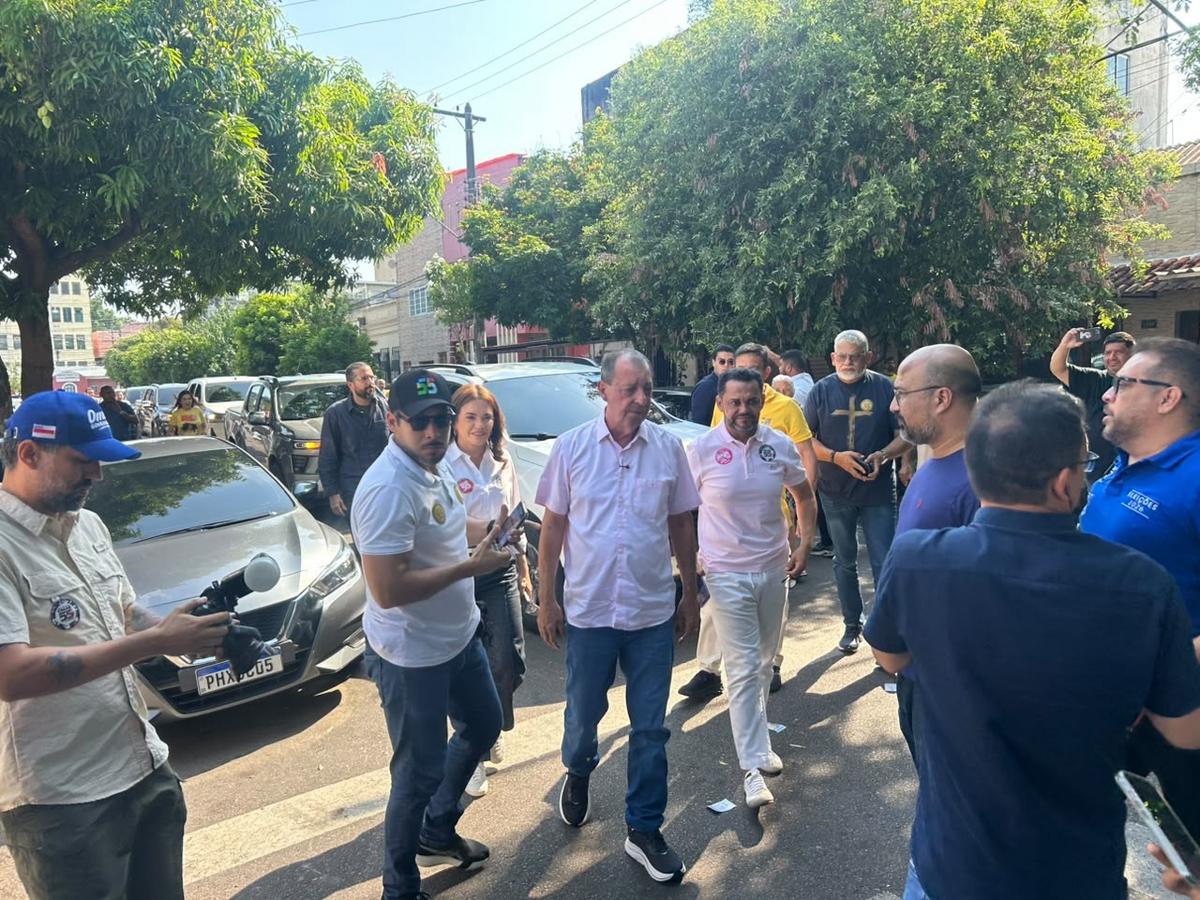 omar aziz psd vota em manaus foto jucelio paiva rede amazonica