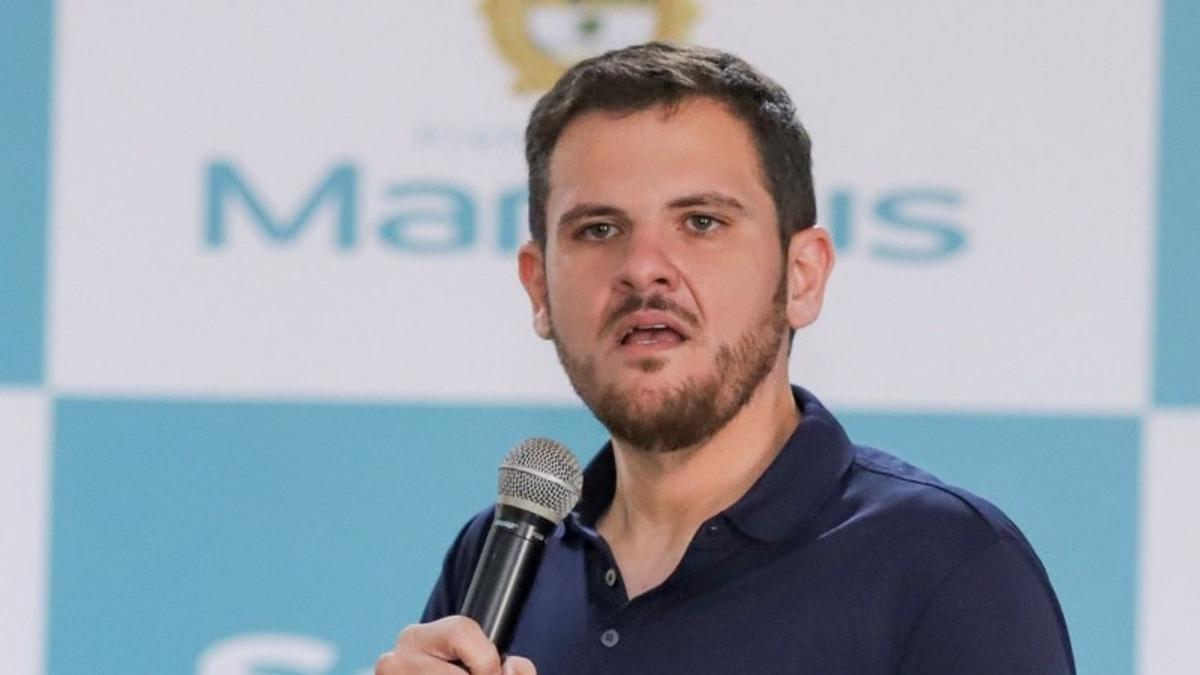 Manaus sob ataque: Prefeito clama por socorro diante de níveis críticos de fumaça 1 prefeito de manaus renato junior foto divulgacao semcom
