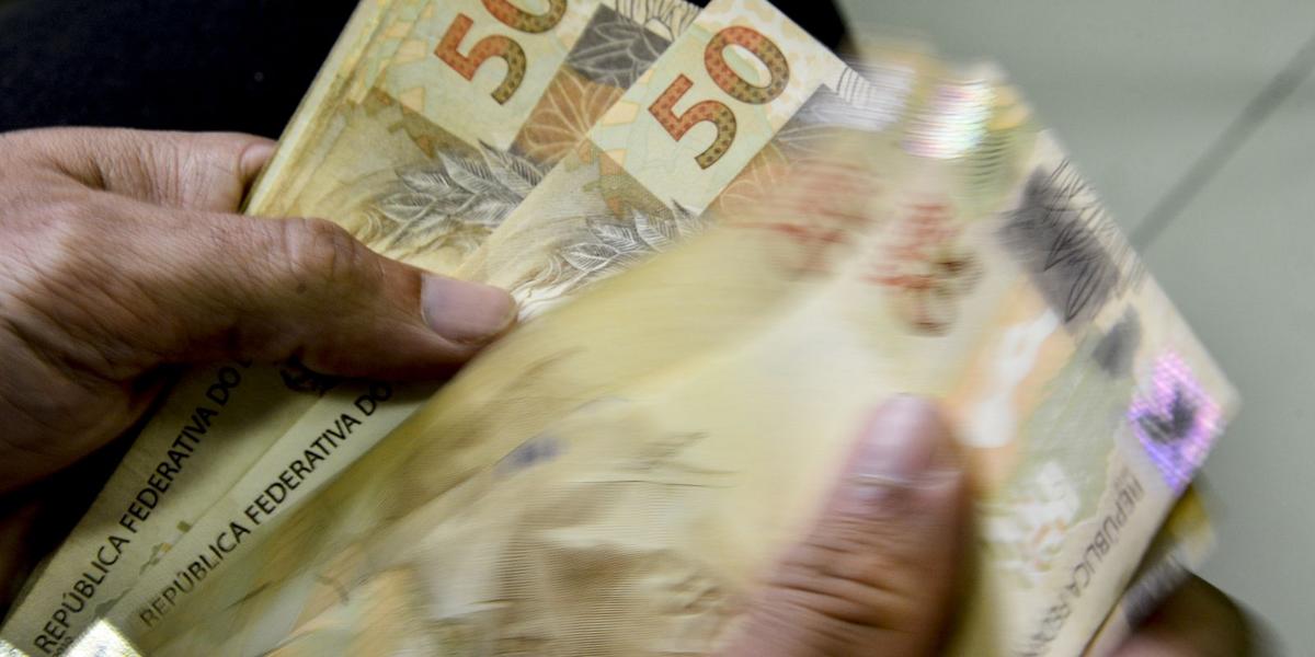 Desenrola 3.0: Governo convoca bancos para leilão de dívidas bilionárias 1 real moeda dinheiro mcajr 2904223671