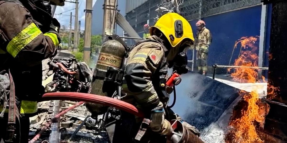 Tragédia em BH: Piloto morre após monomotor cair sobre trilhos do metrô 1 saveclip.app aqn vh sajte9xjyunbyn6qdrcm85uhasdhksdaa3irqjrxyglym2kk1c96qxofwad0uyxjtdt8r ucr92kuxponcvvrh