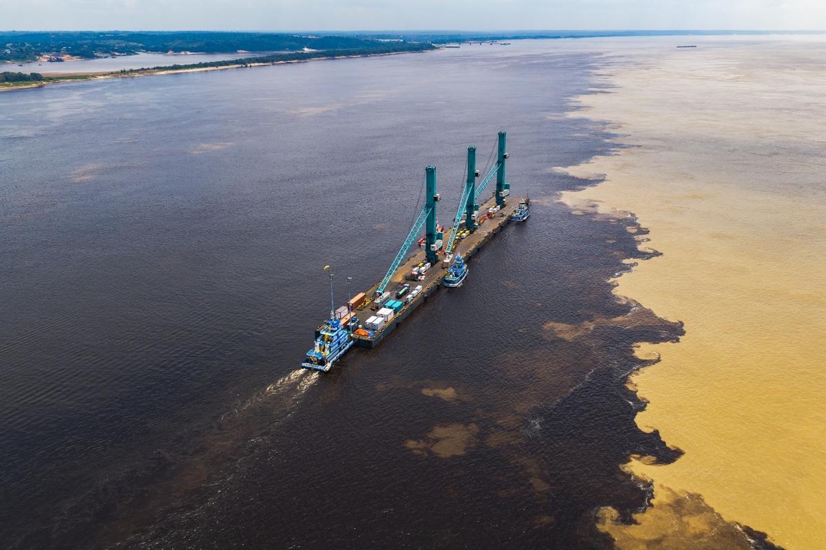Operação Seca 2026: Estrutura flutuante gigante é transferida para Itacoatiara para salvar logística do PIM 1 whatsapp image 2026 10 02 at 15.56.33.2
